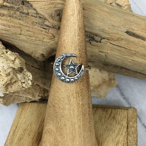 Star & Moon Sterling Silver Toe Ring - Picture 3 of 6